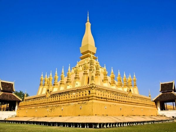 chua-vang-that-luang