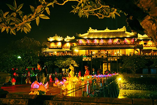 Vé máy bay tết đi Huế