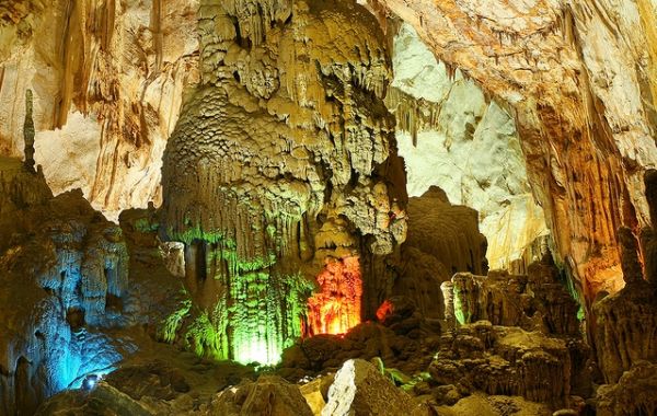 dong-phong-nha-ke-bang