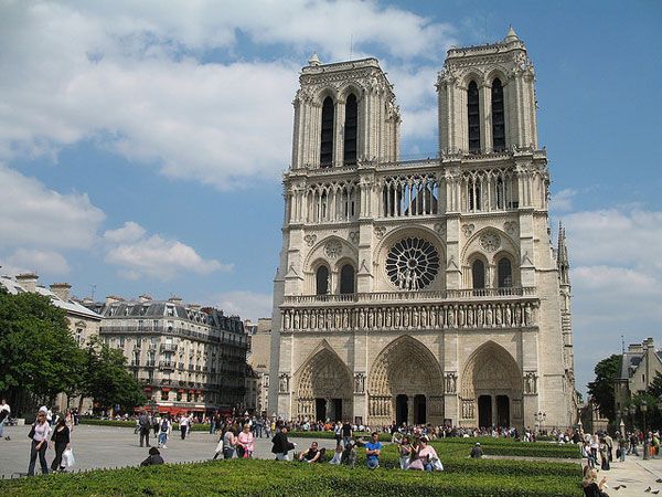 nha-tho-duc-ba-paris